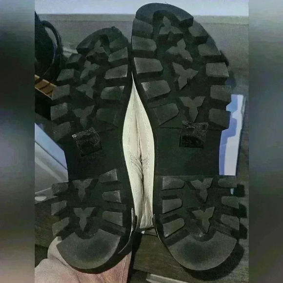 Aldo Quilt White Combat Bootie With Lug Sole Size 10 NWB - Picture 10 of 13